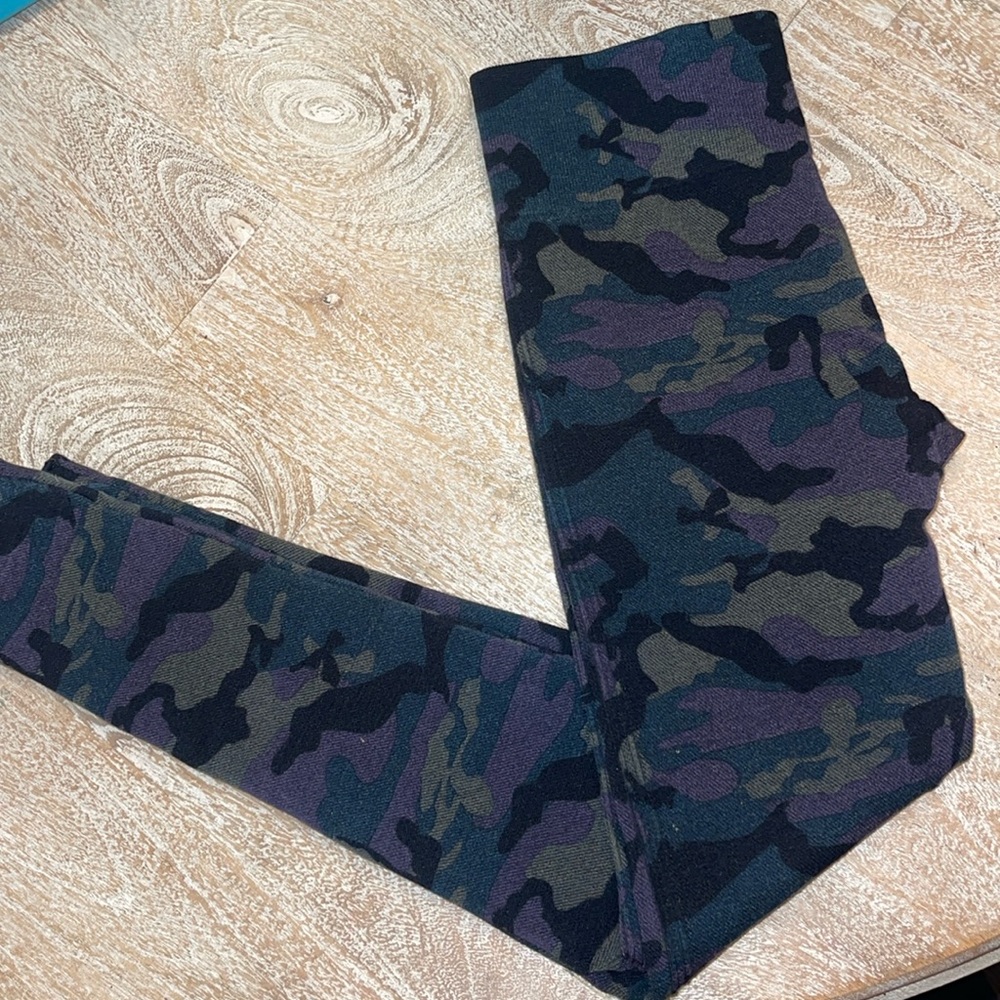 HUE First Looks Brushed Leggings - Camouflage S/M